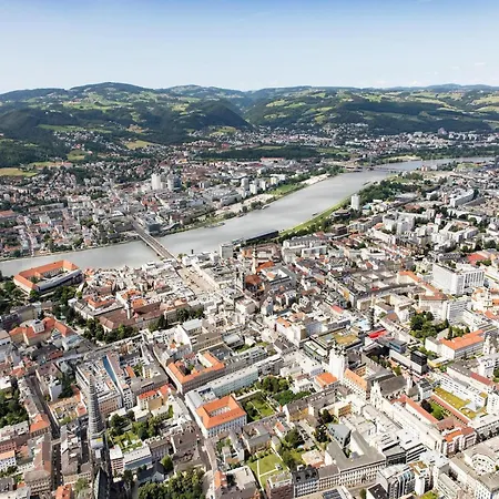 Not Far From The Danube Apartment