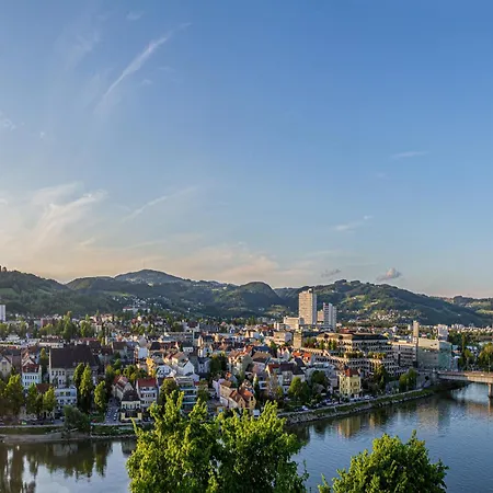 Nicht Weit Von Der Donau Daire Linz